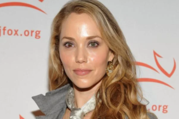 elizabeth berkley net worth